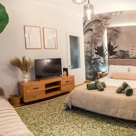 Retro With Parking *