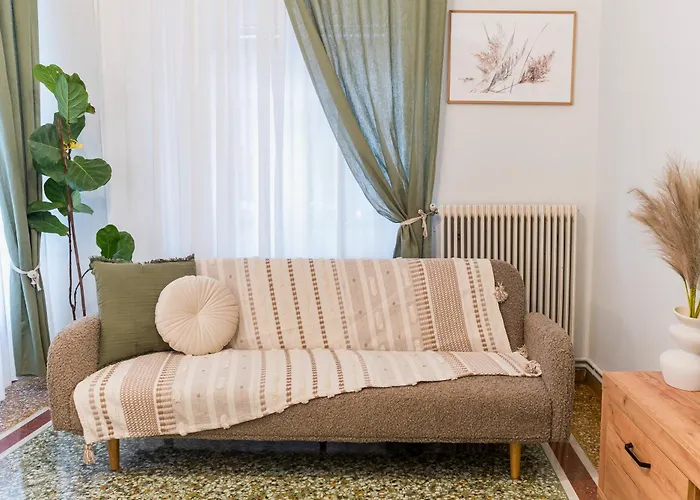 Retro With Parking * Λάρισα